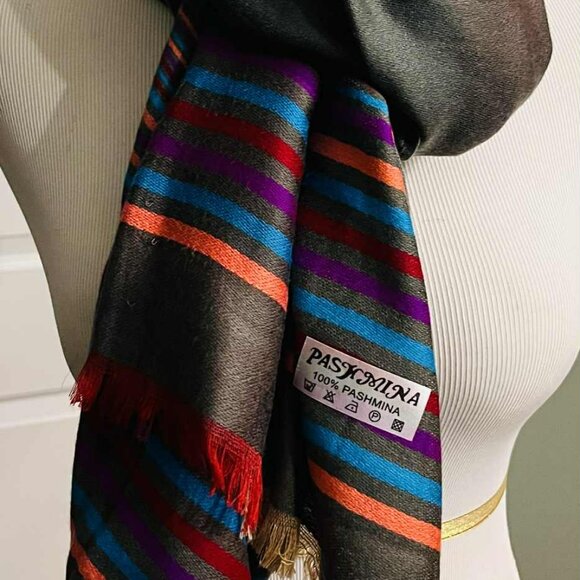 100% Pashmina Scarf – Modern Striped Design (India) - Picture 6 of 8